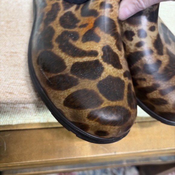 Women's Size 8 Sloggers Red Paisley Animal Print Lot Of 2 - Picture 14 of 16